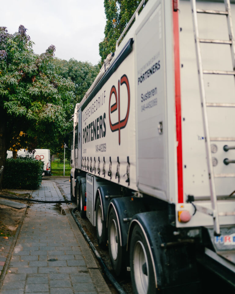 Cementdekvloer vrachtwagen